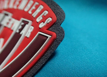 Изготовленным на заказ выбитые логотипом заплаты одежды собственной личности слипчивые, ярлыки резины силикона 3Д