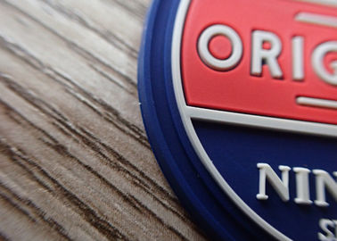 Одежда обозначает изготовленный на заказ ПВК заплат 3Д одежды резиновой сумкой кремния Вашабле