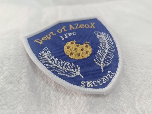 Изобретение изысканного логотипа на заказ, вышитое на ткани, пластыри для одежды.