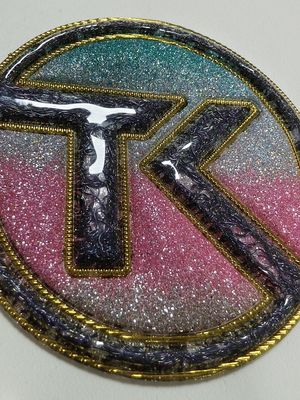 Фиолетовый Дизайн Теплопередача на заказ Цвет радуги Голографический эффект Металлические мягкие пластыри TPU для джинсов