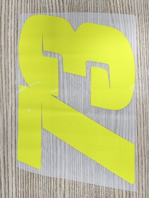 Фильм наклейки DTF на пластиковые футболки