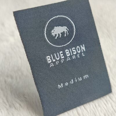 Фабричные заказные роскошные этикетки для футболок с логотипом бренда, модные атласные тканые этикетки для самостоятельного изготовления одежды