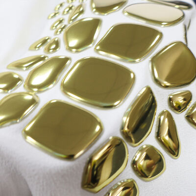 Фабрика Custom Metallic Gold TPU Heat Transfer Label - эмблема нерегулярной формы для роскошной одежды и модной одежды
