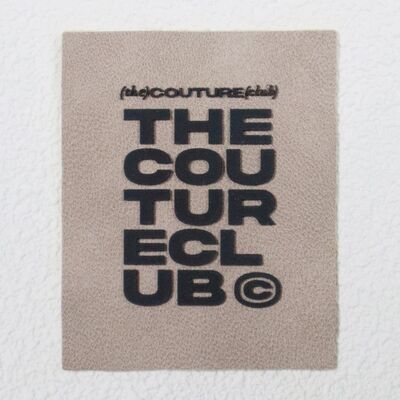 3D поднятый резиновый текстовый пластырь настраиваемая брендинговая эмблема для рукава куртки и декора одежды