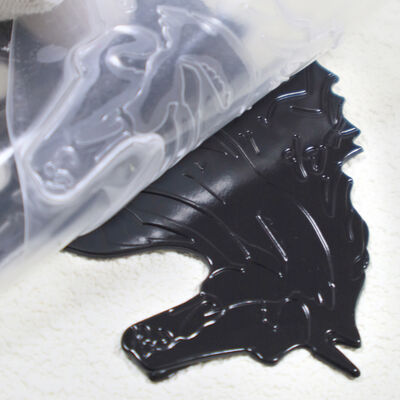 Черный бегущий конь ТПУ теплопередающая этикетка   3D рельефный патч напряжения для одежды & сумки брендинг