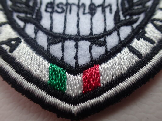 Оптовая вышивка на заказ 3D вывешенный логотип одежда этикетки для использования в одежде