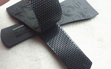Одежда рукава одежды изготовленная на заказ латает поверхность велкро ТПУ скучную польскую с сияющим выбитым пластиковым логотипом