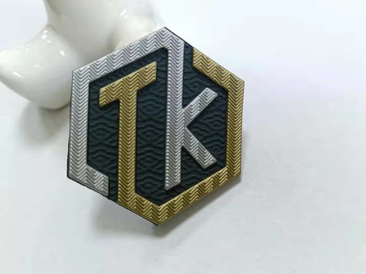 Изготовленные на заказ выбитые ярлыки Tpu передачи тепла футболки логотипа имени для одежды