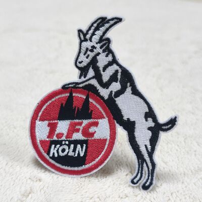 Изготовленный на заказ вышитый значок с мультяшным рисунком для курток, шляп и сумок